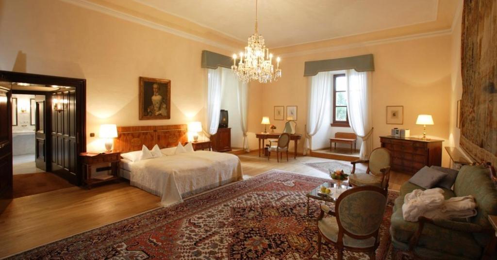 Schlosshotel Obermayerhofen Sebersdorf Szoba fotó