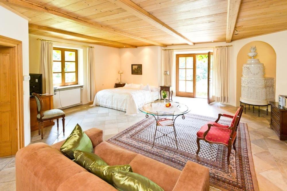 Schlosshotel Obermayerhofen Sebersdorf Szoba fotó